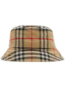 BURBERRY - Check Hat
