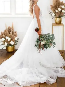 White Simple Lace Wedding Dress V-Neck Sleeveless Backless A-Line Bridal Dresses Free Customization #545655