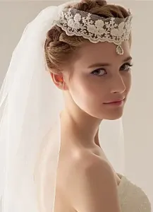 Ivory Wedding Veil Tulle 1-Tier Cut Edge Bridal Veil With Jeweled Lace Crown