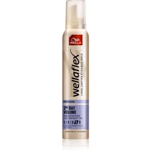 Wella Wellaflex 2nd Day Volume styling mousse for volume Vol 4 200 ml