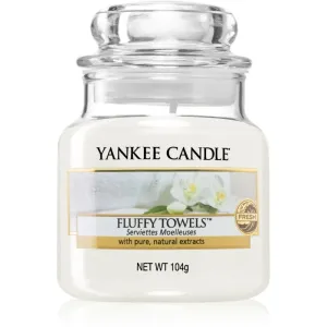Yankee Candle Fluffy Towels scented candle classic medium 104 g