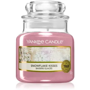 Yankee Candle Snowflake Kisses scented candle 104 g